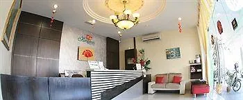 Live Com Hotel Johor Bahru 3*,