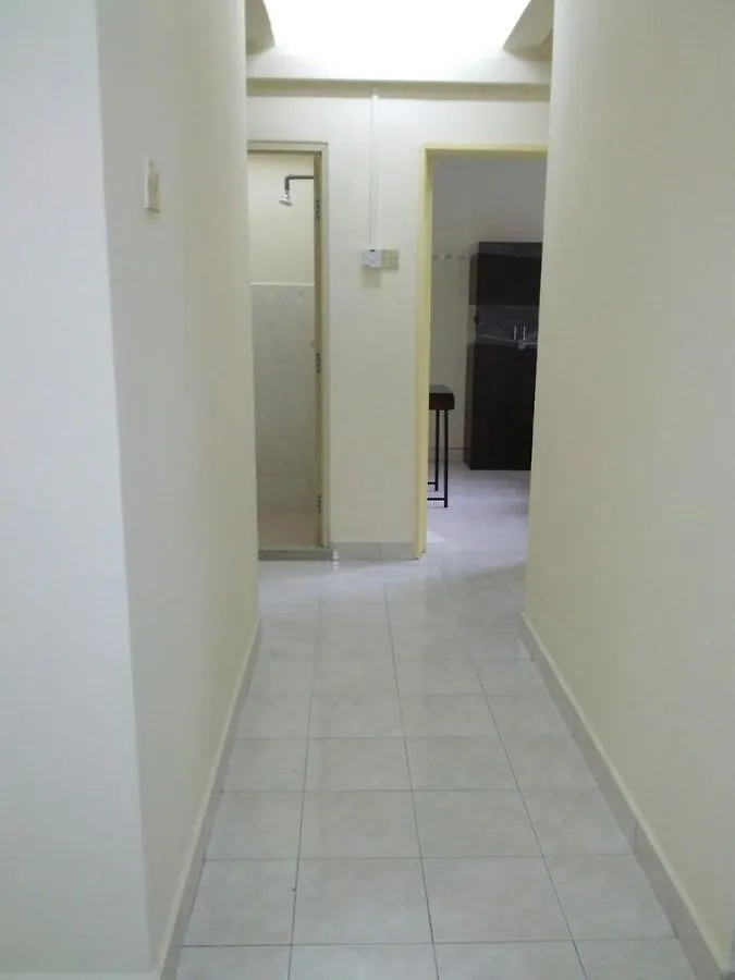 Live Com Hotel Johor Bahru 3*,